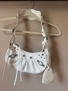 Stylish White Shoulder Bag
